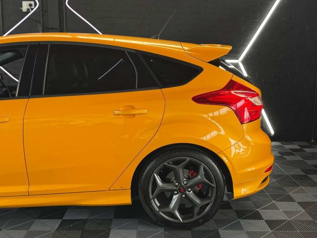 Ford Focus 2L St-3 SV63CSO Yellow #5