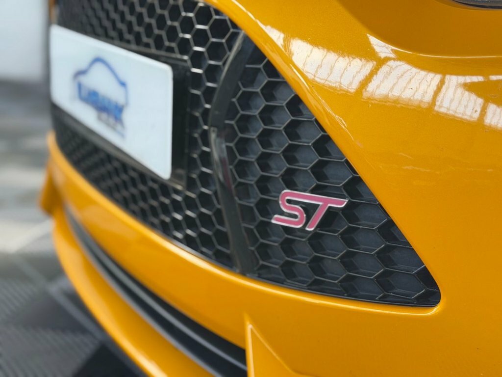 Ford Focus 2L St-3 SV63CSO Yellow #2