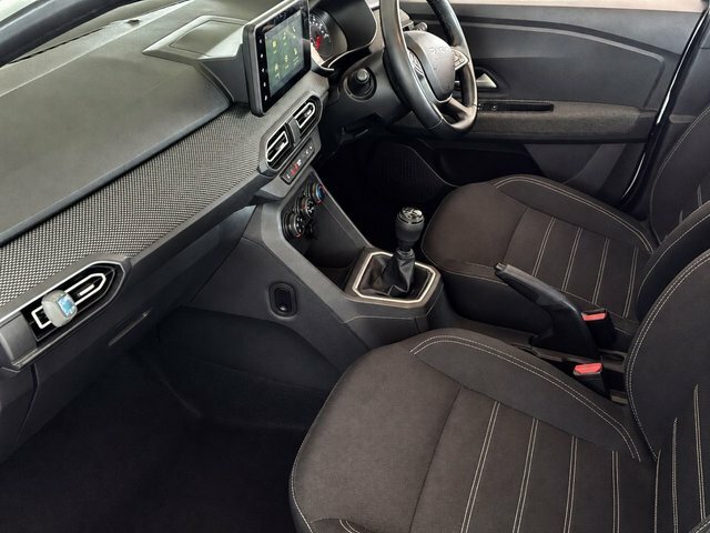 Dacia Sandero 1.0 Tce Expression Hatchback Manua White #6