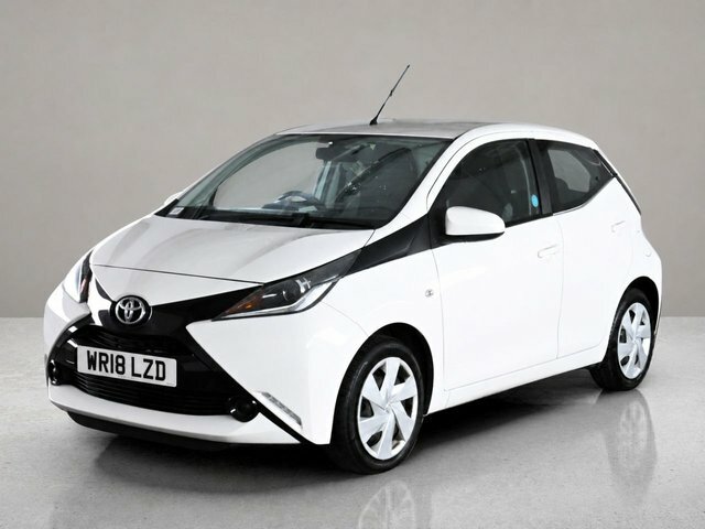 Toyota Aygo 1.0 Vvt-i X-play Hatchback White #3