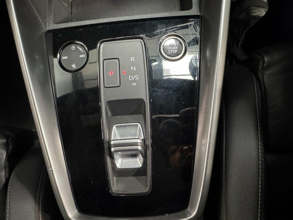 Audi A3 30 Tfsi Technik Black #64