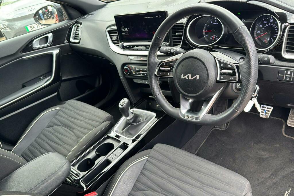 Kia Proceed Gt-line S White #9