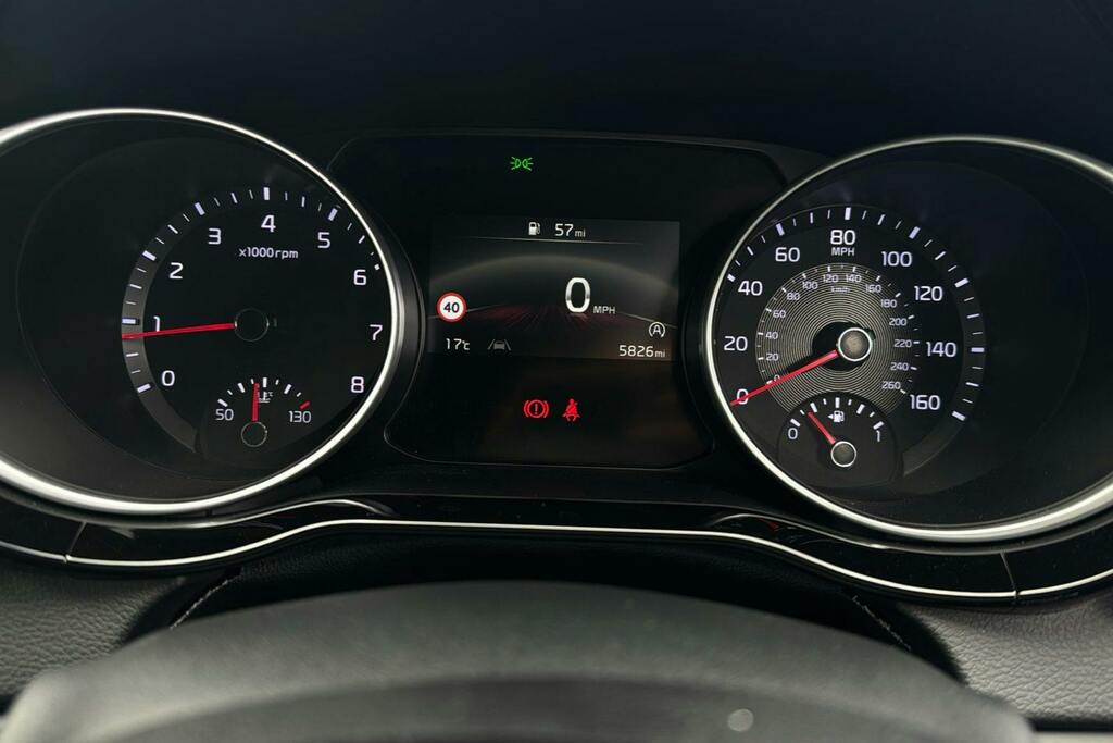 Kia Proceed Gt-line S White #13