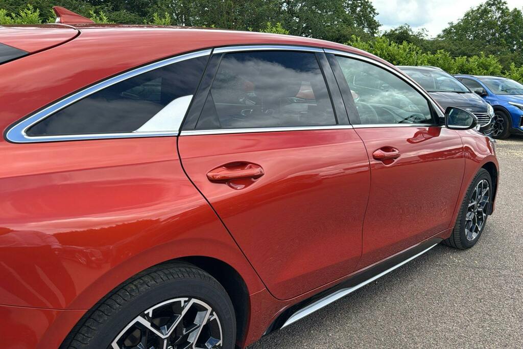 Kia Proceed Gt-line S White #27
