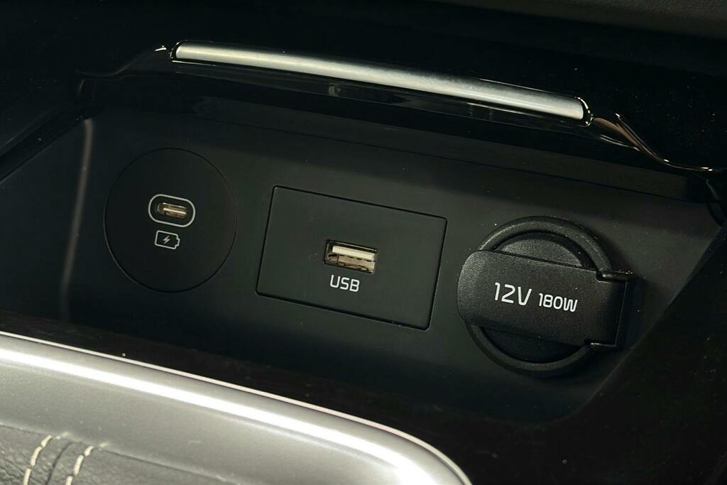 Kia Proceed Gt-line S White #21