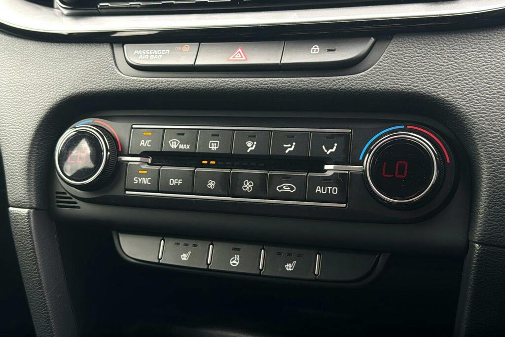 Kia Proceed Gt-line S White #15