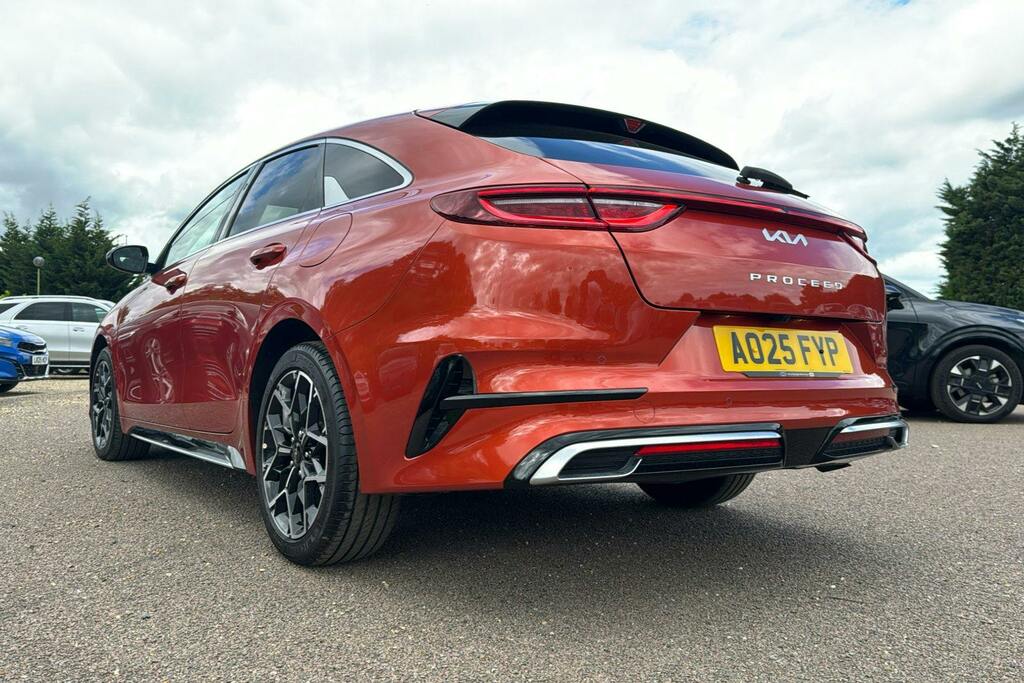 Kia Proceed Gt-line S White #24