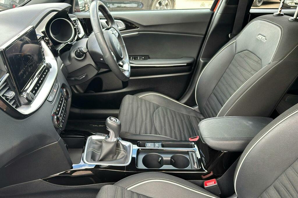 Kia Proceed Gt-line S White #40