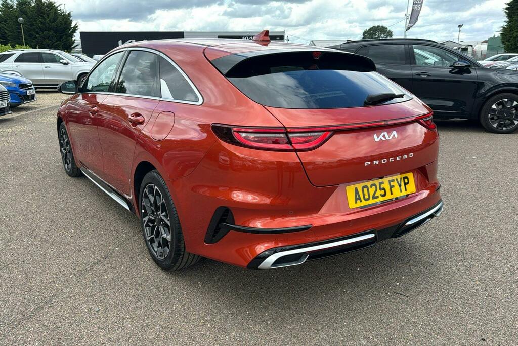 Kia Proceed Gt-line S White #23