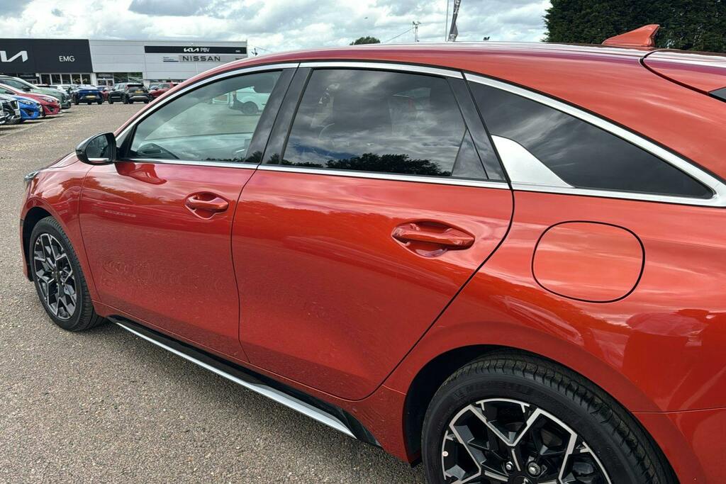 Kia Proceed Gt-line S White #33