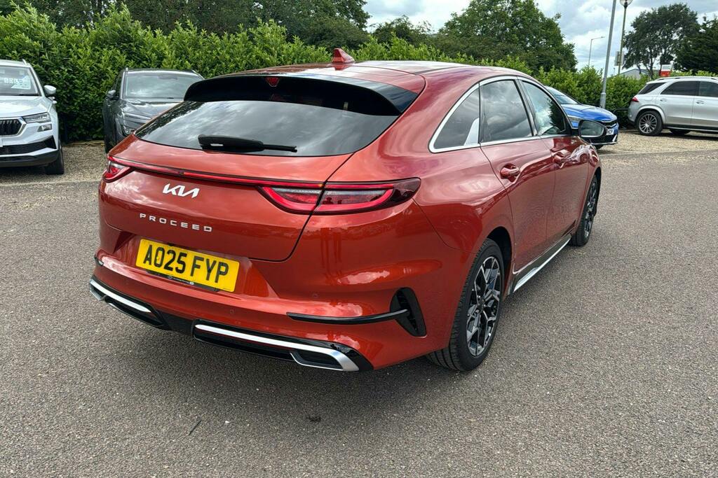 Kia Proceed Gt-line S White #25