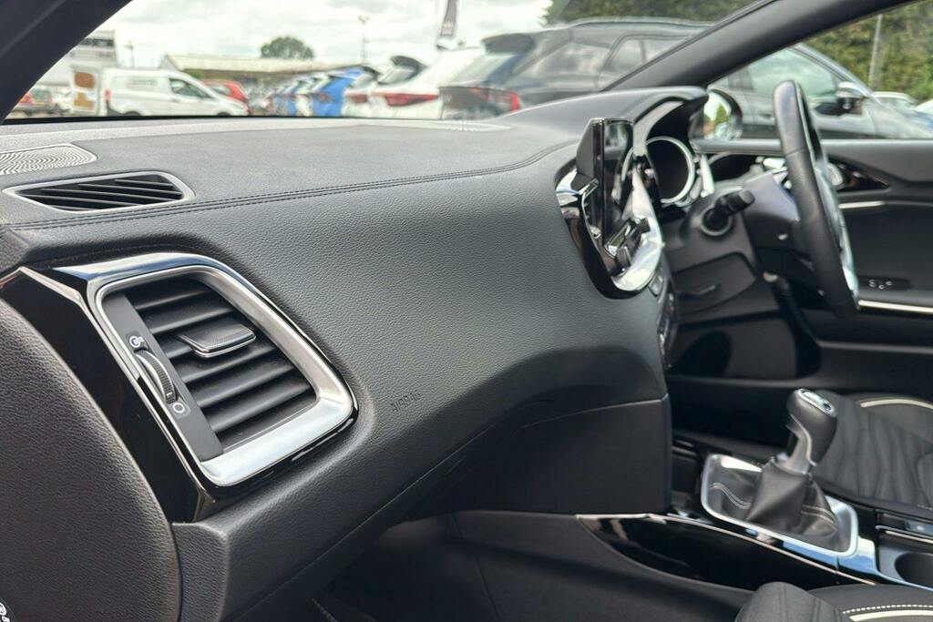 Kia Proceed Gt-line S White #39
