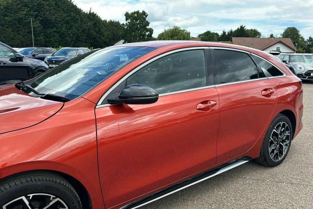Kia Proceed Gt-line S White #32