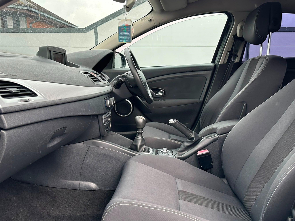 Renault Megane Expression White #23