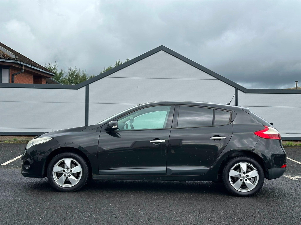 Renault Megane Expression White #9
