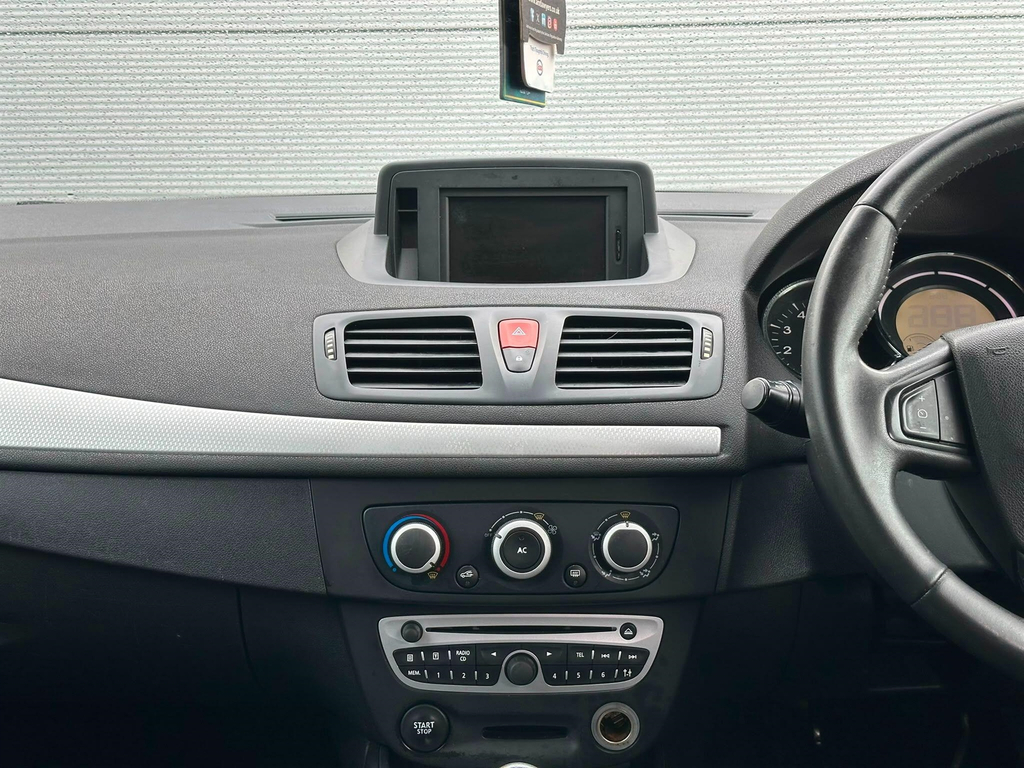 Renault Megane Expression White #35