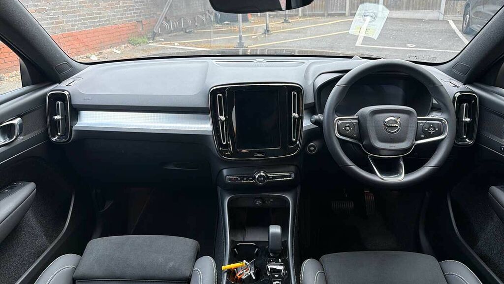Volvo XC40 Plus, B4 Mild Hybrid, Dark FD26RXB Black #5
