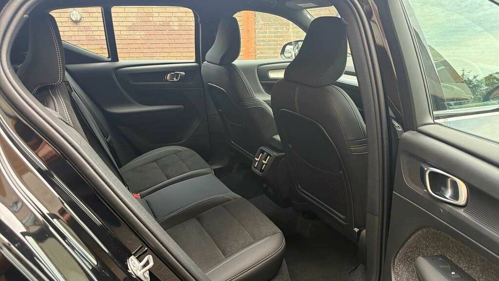 Volvo XC40 Plus, B4 Mild Hybrid, Dark FD26RXB Black #6