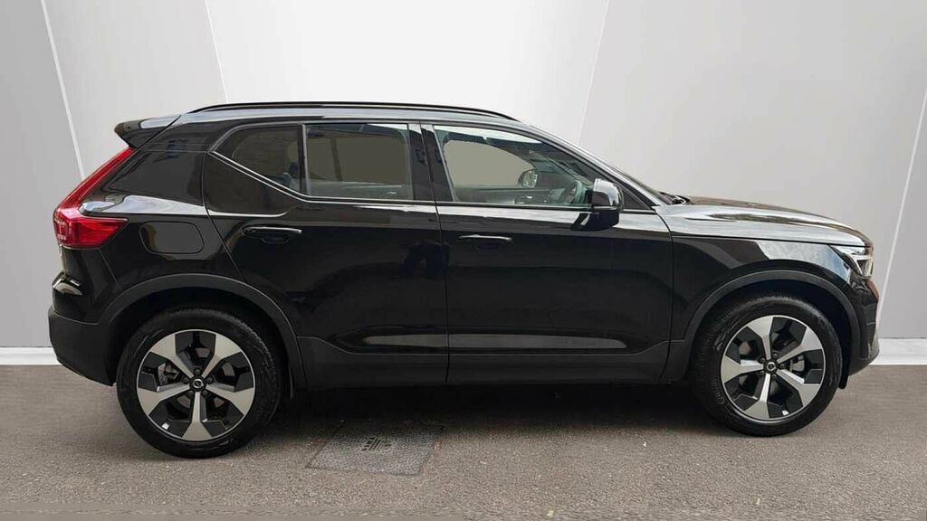 Volvo XC40 Plus, B4 Mild Hybrid, Dark FD26RXB Black #3