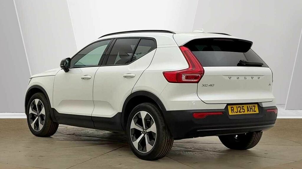 Volvo XC40 Plus, B4 Mild Hybrid, Dark RJ25AHZ White #5