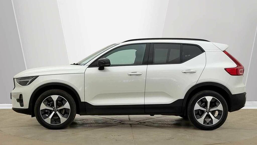 Volvo XC40 Plus, B4 Mild Hybrid, Dark RJ25AHZ White #6