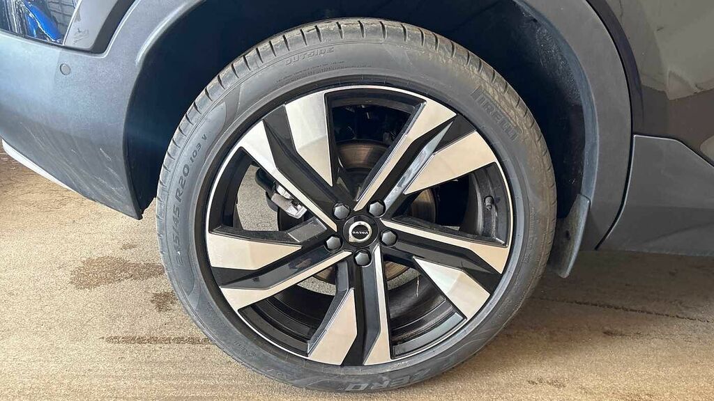 Volvo XC40 Plus Silver #15