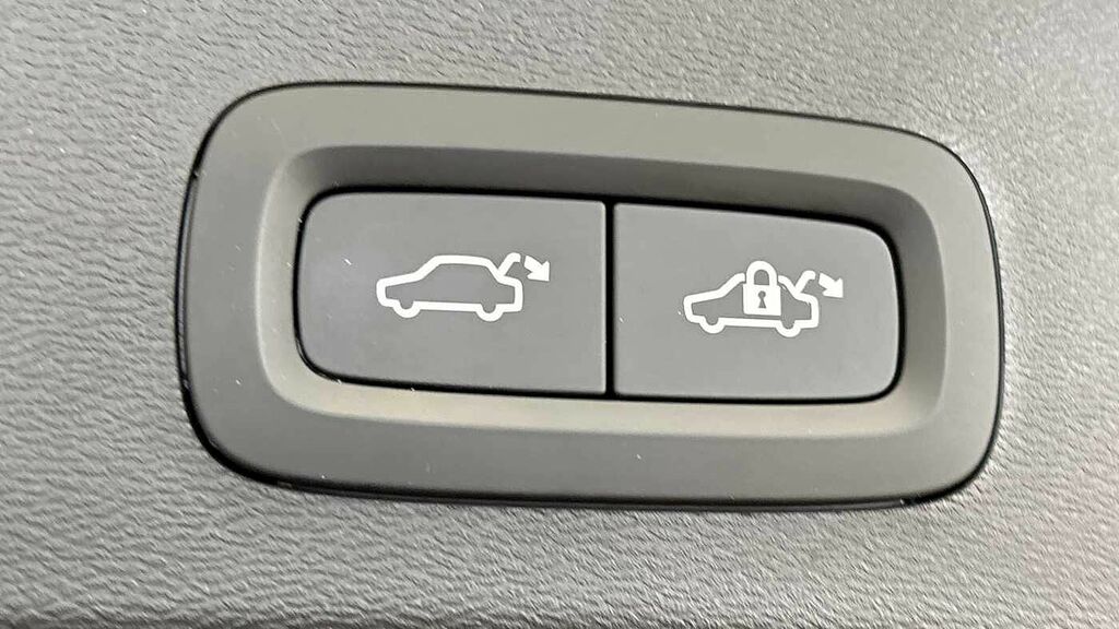 Volvo XC40 Plus Silver #18