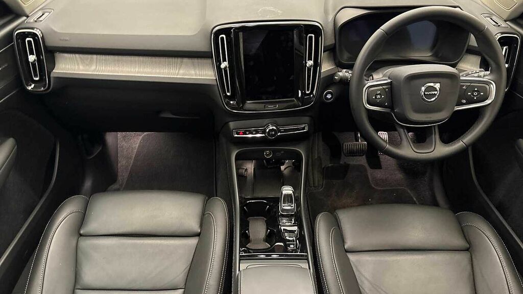 Volvo XC40 Plus Silver #10