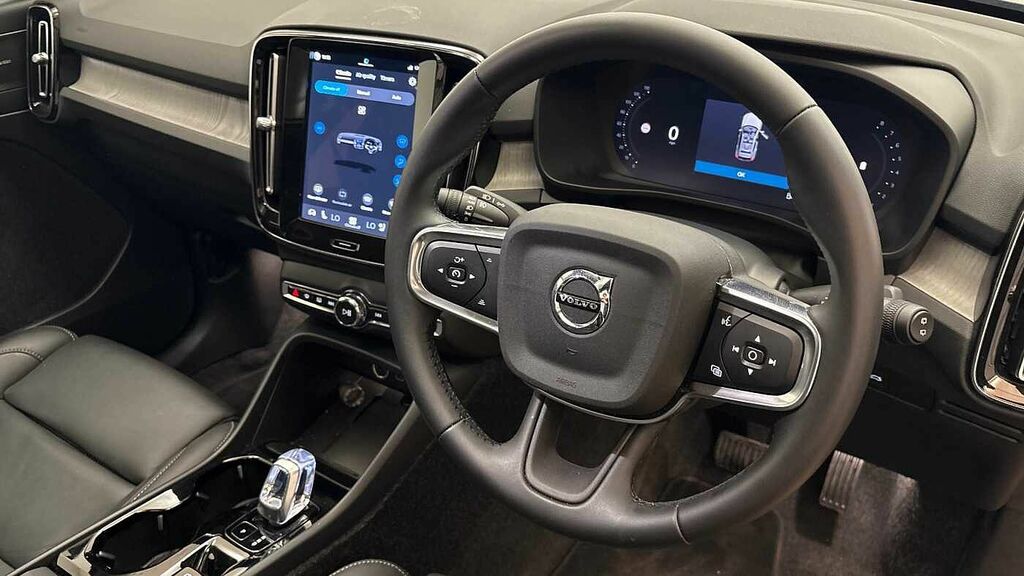 Volvo XC40 Plus Silver #9