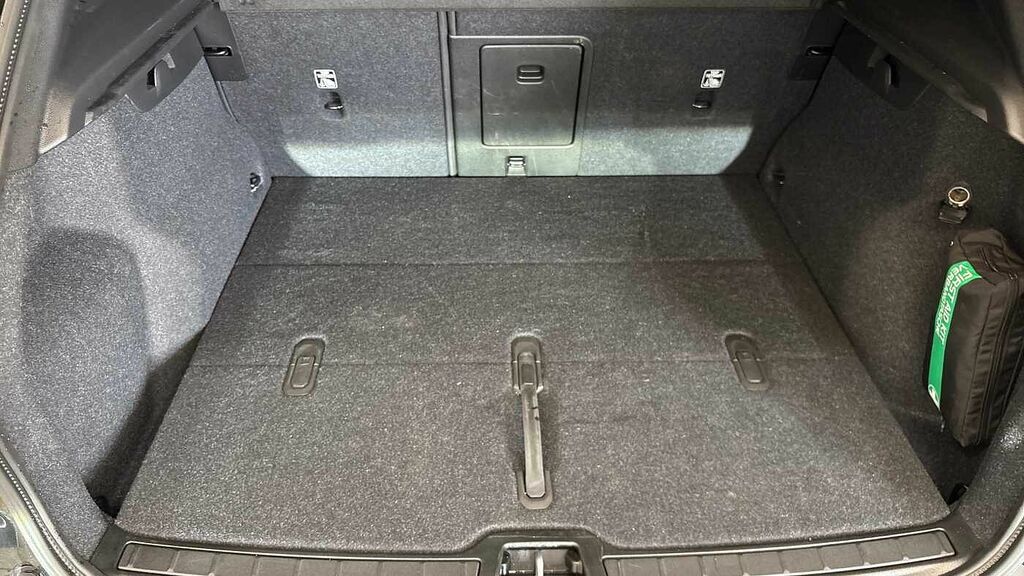 Volvo XC40 Plus Silver #13