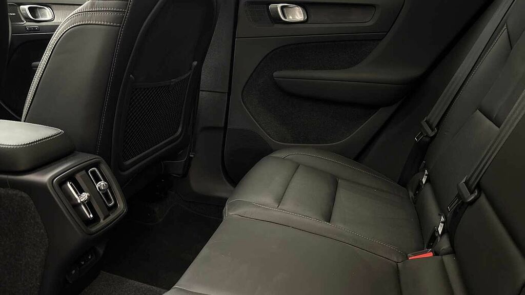 Volvo XC40 Plus Silver #12