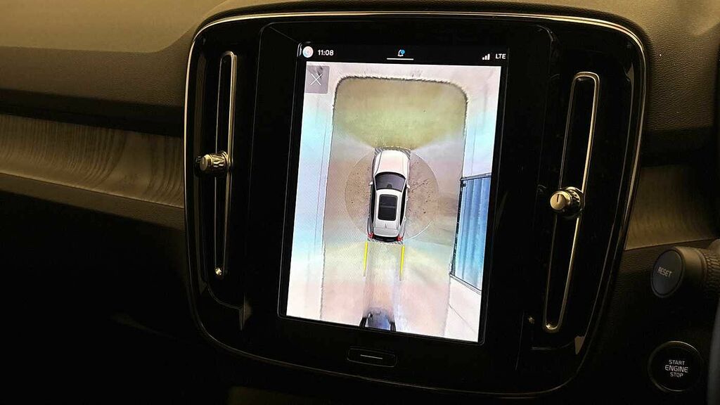 Volvo XC40 Plus Silver #41