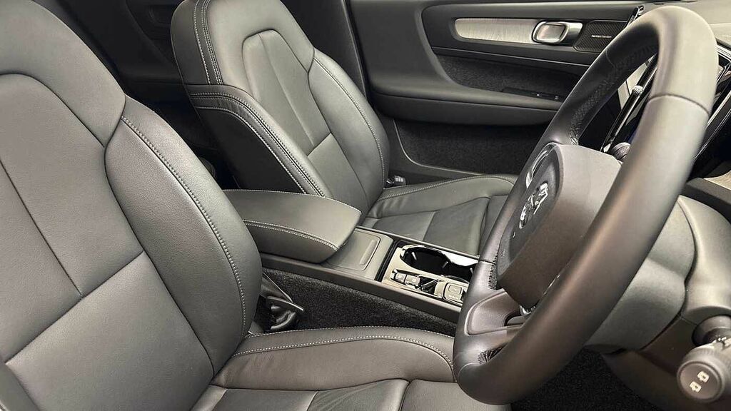 Volvo XC40 Plus Silver #28