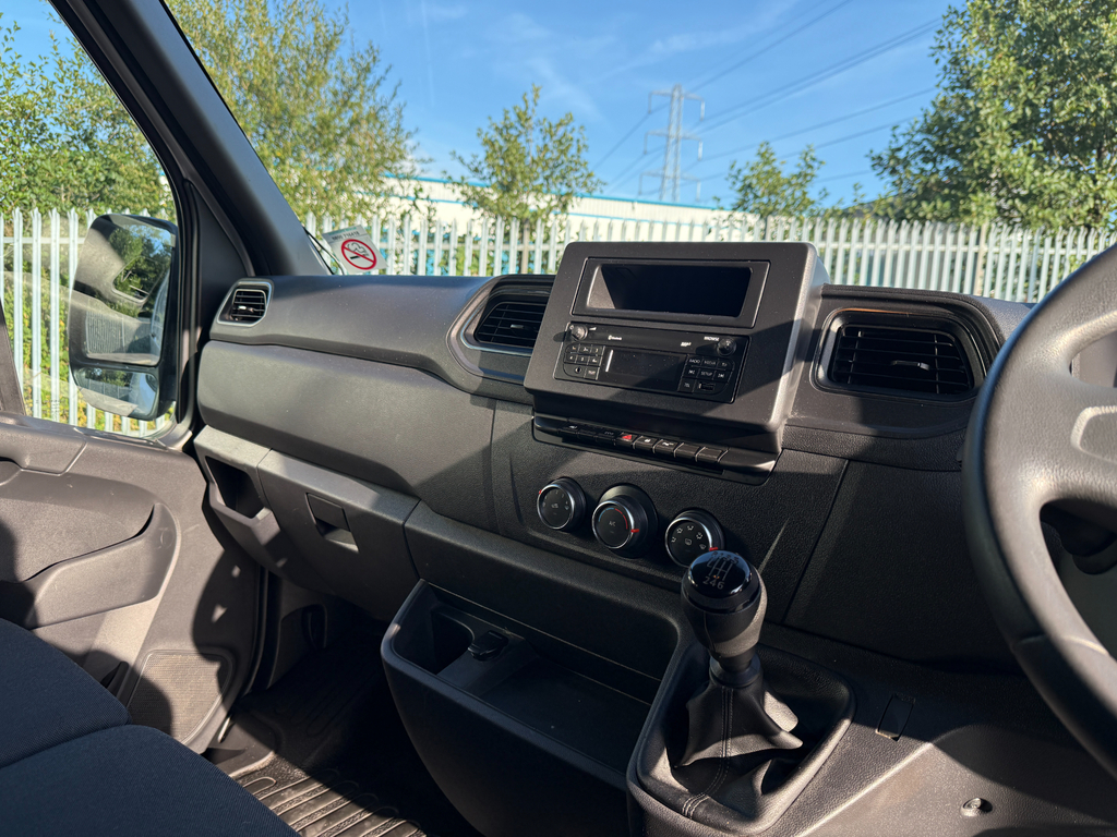 Renault Master  White #13