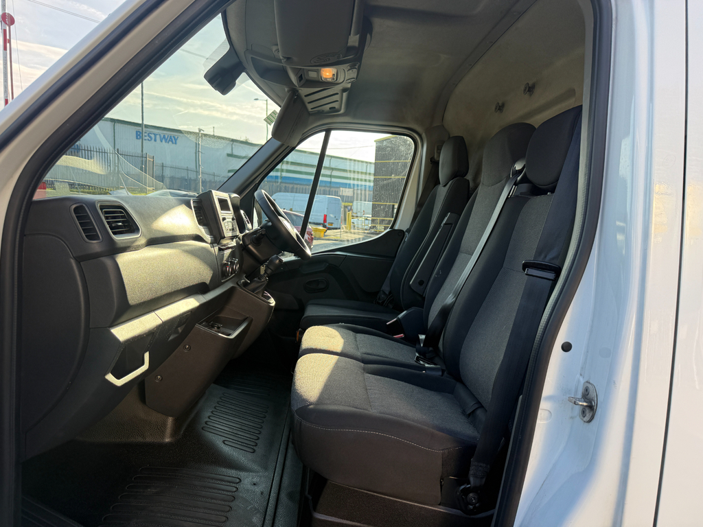 Renault Master  White #9
