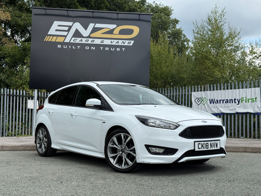 Ford Focus 1.0T Ecoboost St-line Hatchback White #2