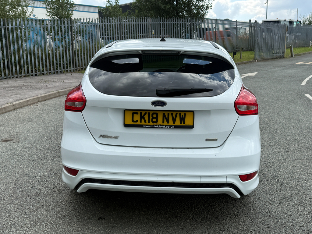 Ford Focus 1.0T Ecoboost St-line Hatchback White #6