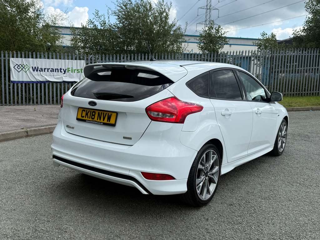 Ford Focus 1.0T Ecoboost St-line Hatchback White #5