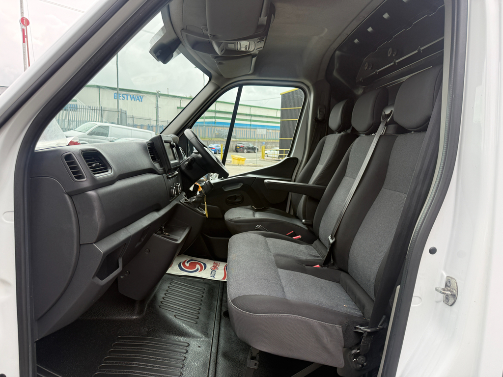 Renault Master  White #9