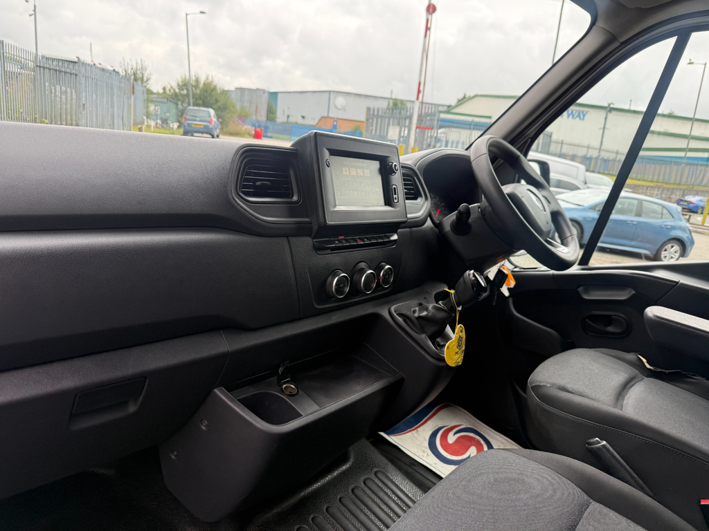 Renault Master  White #12