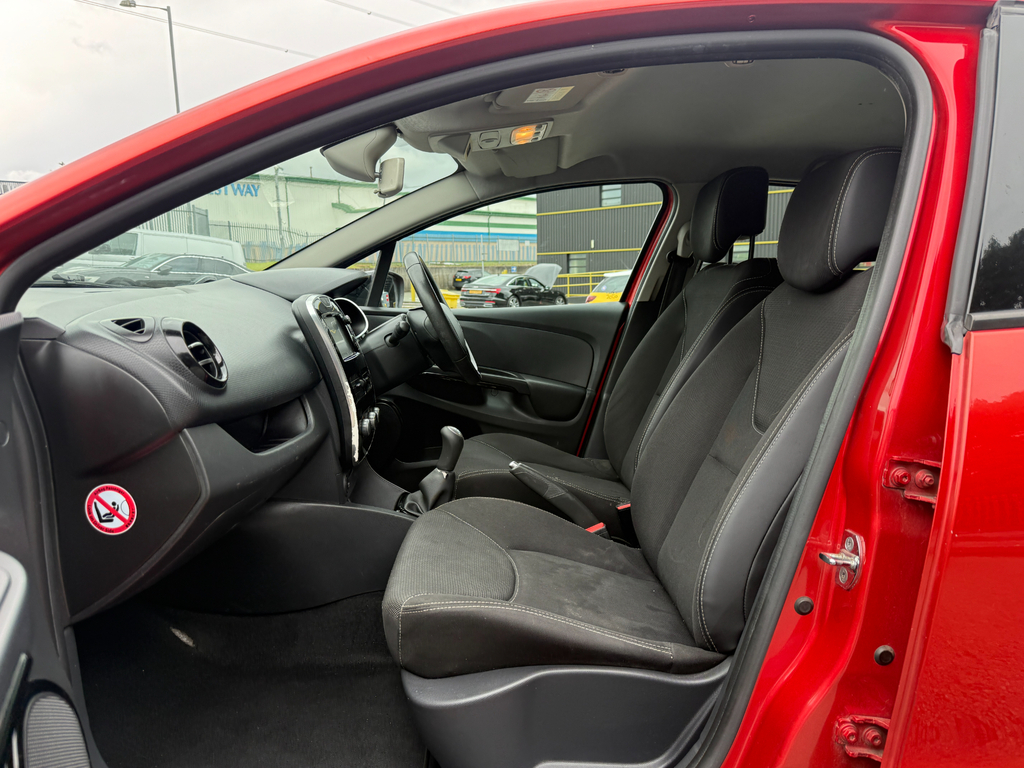 Renault Clio  Red #9