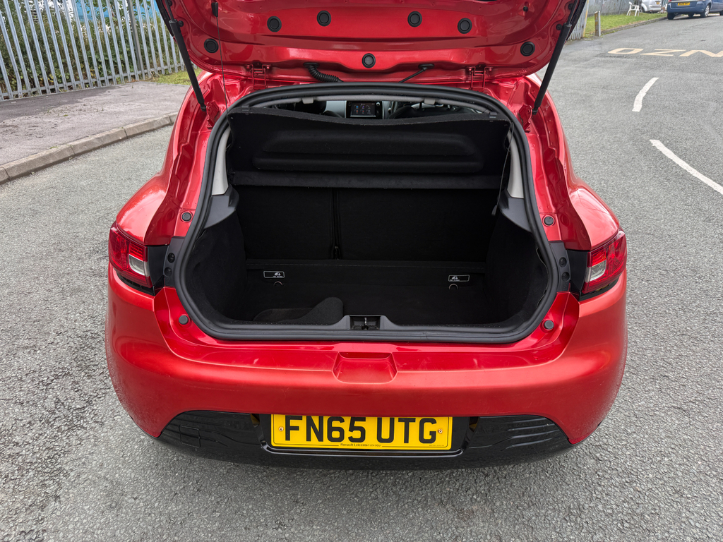 Renault Clio  Red #32
