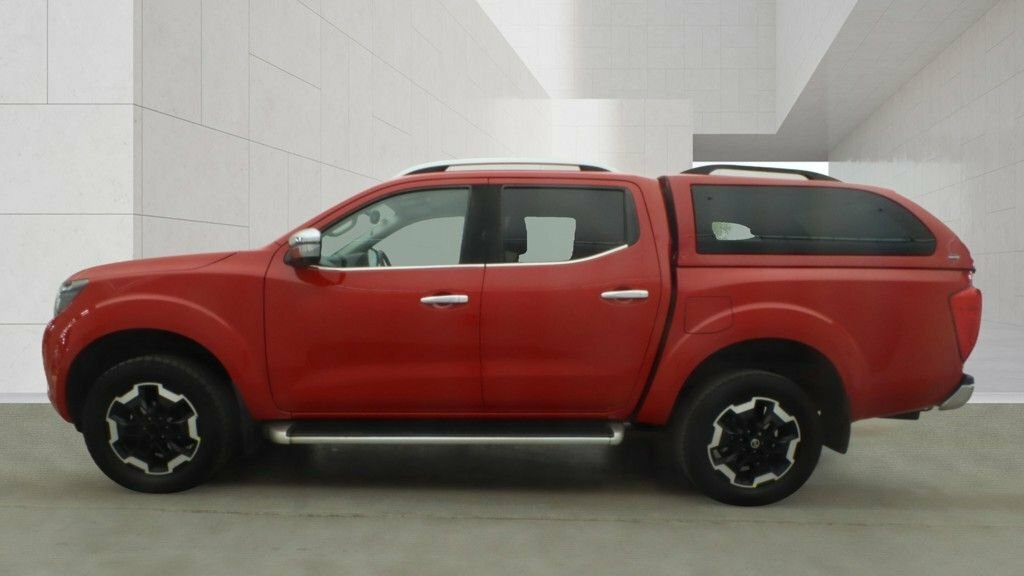 Nissan Navara 2.3L Tekna Red #5