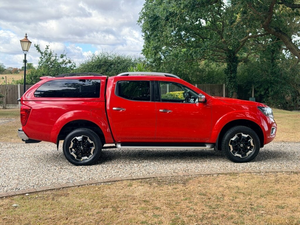 Nissan Navara 2.3L Tekna Red #4