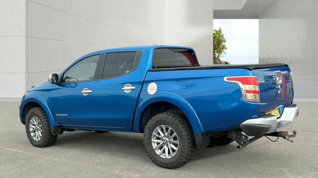 Mitsubishi L200 2.4L Dc Barbarian Blue #2