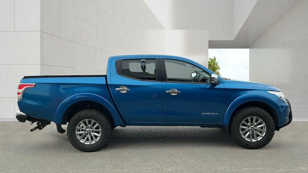 Mitsubishi L200 2.4L Dc Barbarian Blue #4