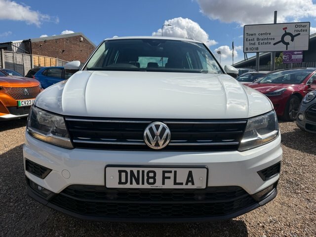 Volkswagen Tiguan Tsi Se Navigation Suv White #2