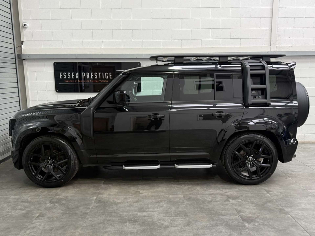 Land Rover Defender Se Black #4