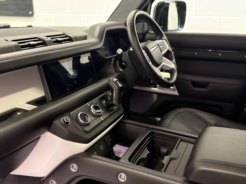 Land Rover Defender Se Black #21