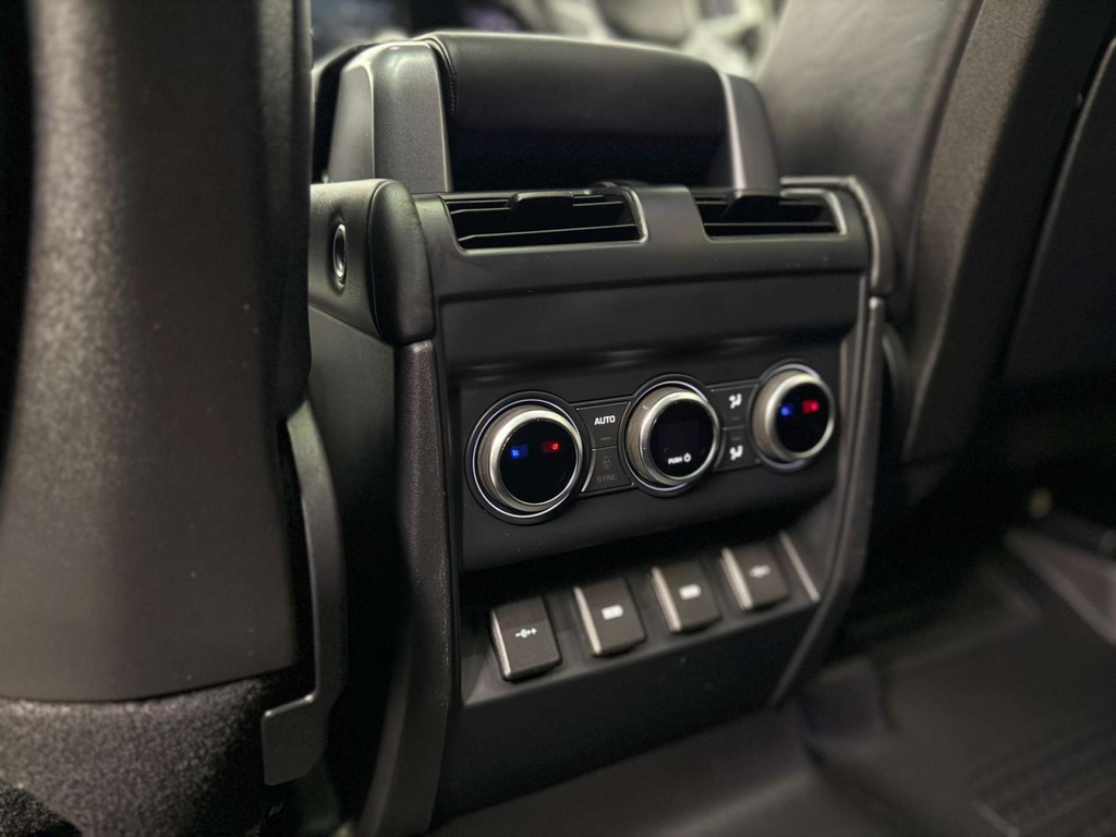 Land Rover Defender Se Black #34